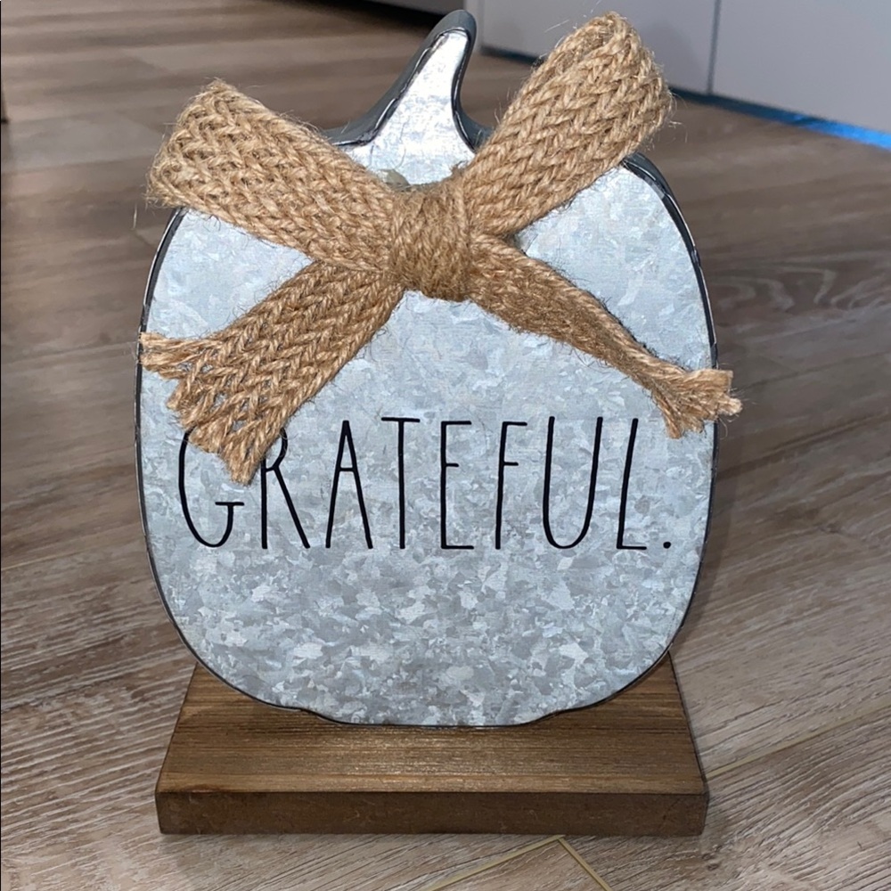 Rae Dunn Grateful Decor